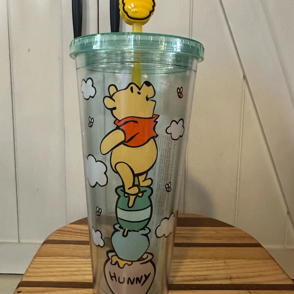 Disney Winnie the Pooh  Carnival Cup With Lid and Straw | Hold 24 Ounces